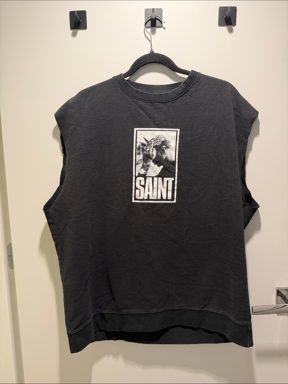 Wake me when I’m free - Tupac Shakur SAINT Graphic Black Muscle Tank Top Unisex